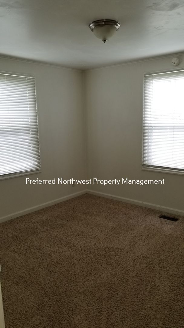 Foto del edificio - Newly Update 2 Bedroom House in River Road area