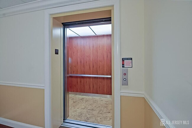 Foto del edificio - 61 Liddle Ave