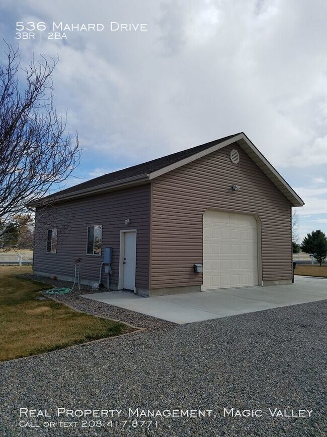 Building Photo - 536 Mahard Dr