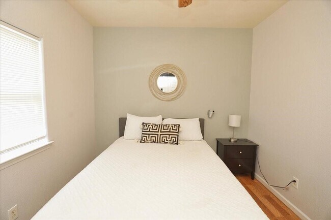 Foto del edificio - 13121 Vickery St
