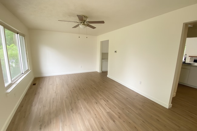 Photo - 8707 Holly Dr House