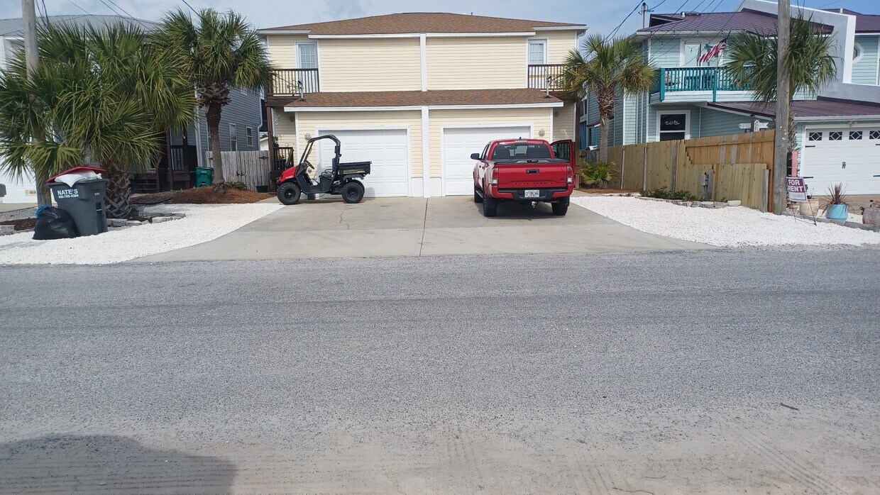 Foto principal - 5518 Beach Dr