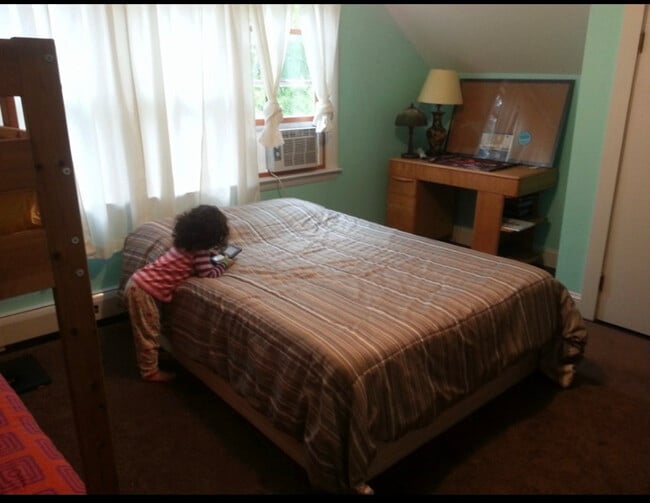 Foto del edificio - 1087 N Hoosac Rd