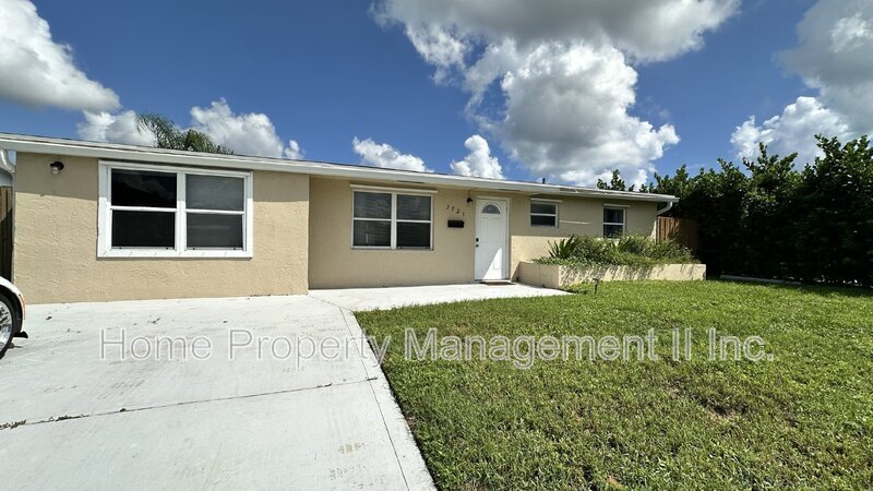 Primary Photo - 3721 Holiday Rd
