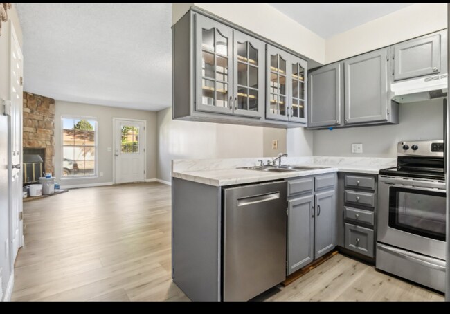 Foto del edificio - 14485 E Hawaii Cir