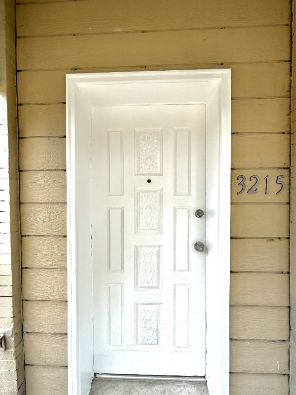 Building Photo - 3215 S Throop St