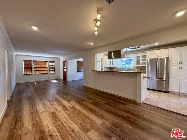 Building Photo - 6205 Gentry Ave