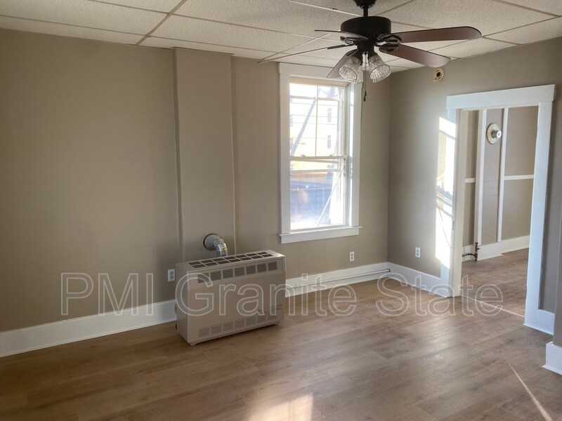 103 W Pearl St Unit Apt 4, Nashua, NH 03060 Condo for Rent in Nashua