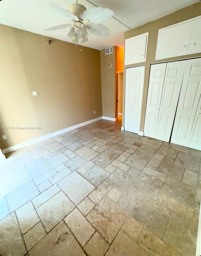 Building Photo - 20505 E Country Club Dr
