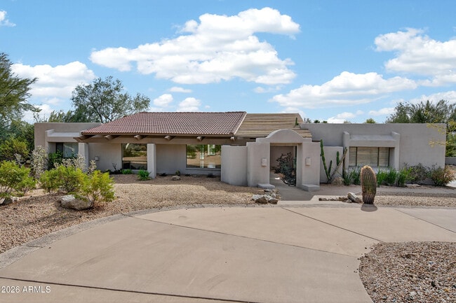 Building Photo - 8001 E Vista Bonita Dr