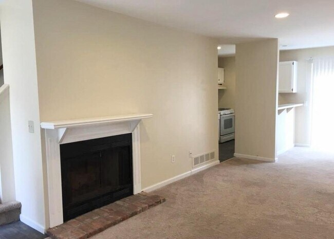 Building Photo - 2441 Samoset Rd