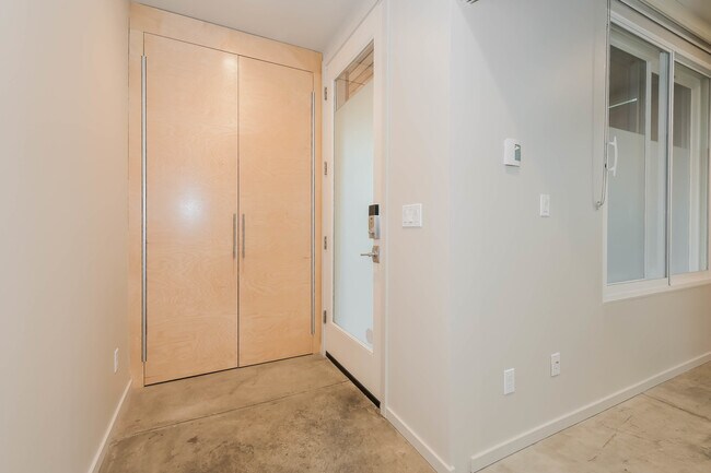 Foto del edificio - 418 19th Ave E