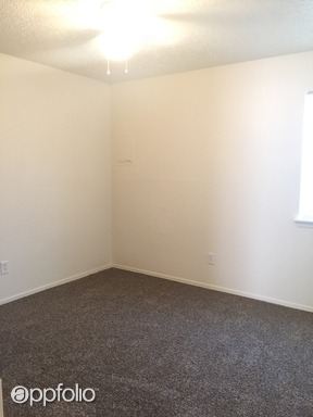 Building Photo - 1331 Glen Oaks Ct