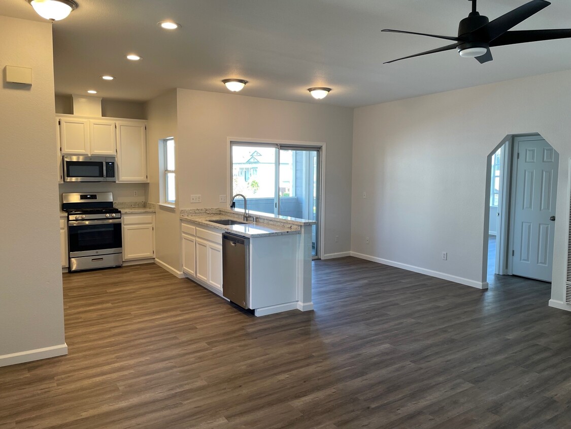 Kitchen & Dining Area (from living room) - 419 8th St