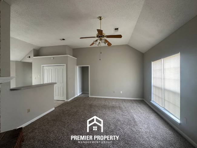 Photo - 6994 Manslick Rd House