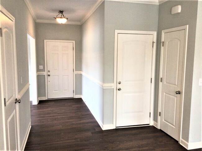 Building Photo - 2980 Cameron Village Court