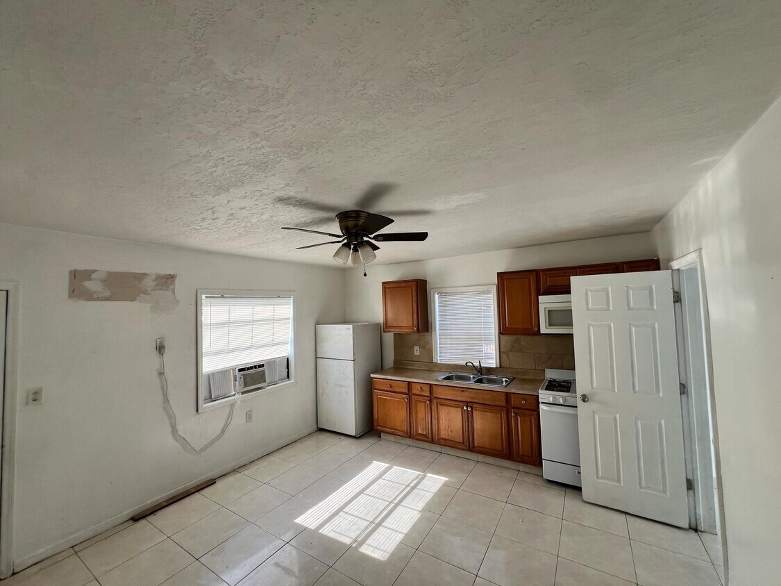 Foto principal - 701 N J St