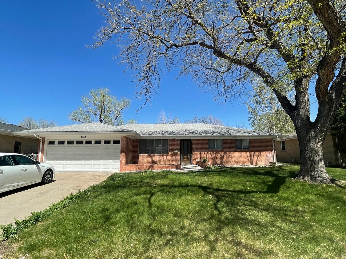 Front view of house - 304 Cherry St
