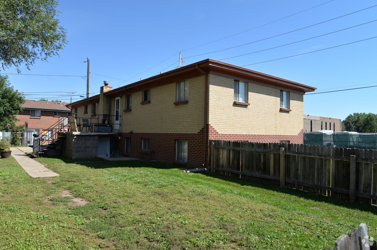 Foto del edificio - 8991-8997 W 45th Pl