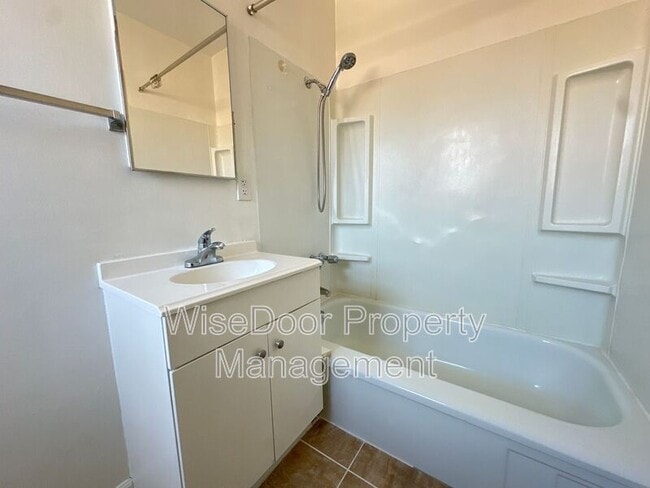 Building Photo - 5934 Cloverly Ave