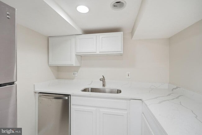 Building Photo - 58 Quincy Pl NE