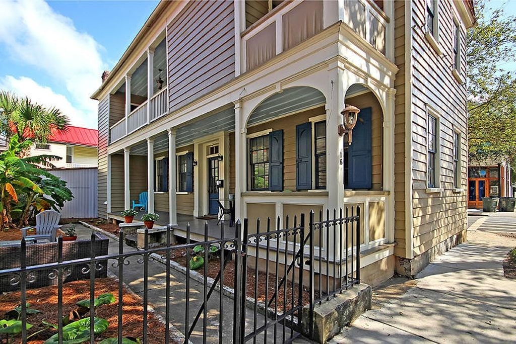 Primary Photo - 16 Bogard St