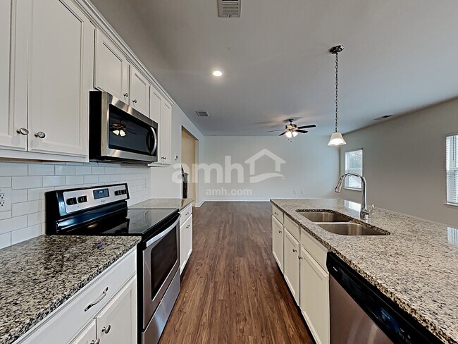 Building Photo - 312 Oscar Way
