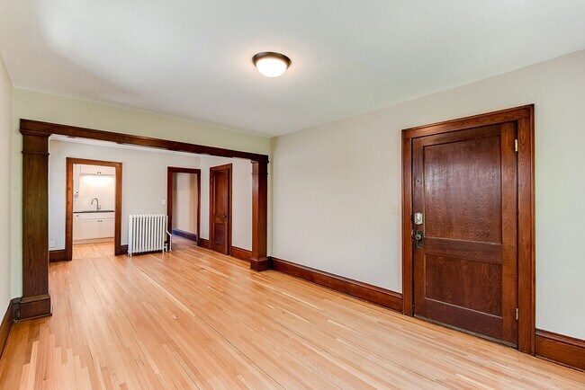 Building Photo - 663 Lincoln Ave