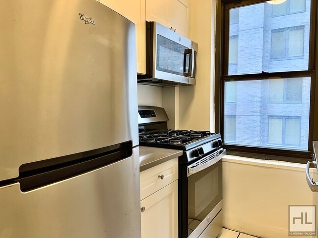 Building Photo - EAST 56 STREET