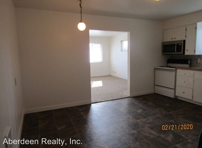 Building Photo - 2 br, 1 bath House - 2220 Bay Avenue