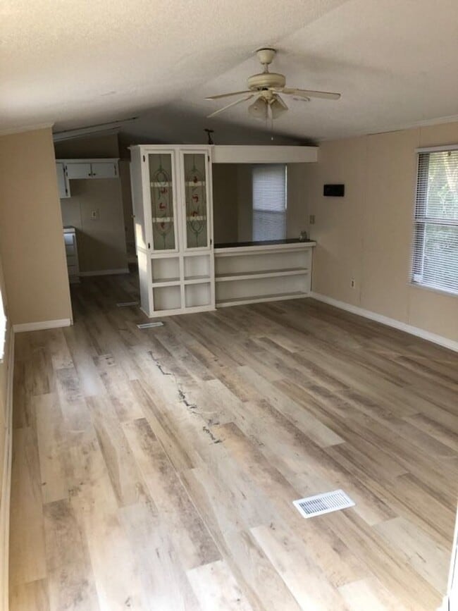 Building Photo - 112 Ponds Ln