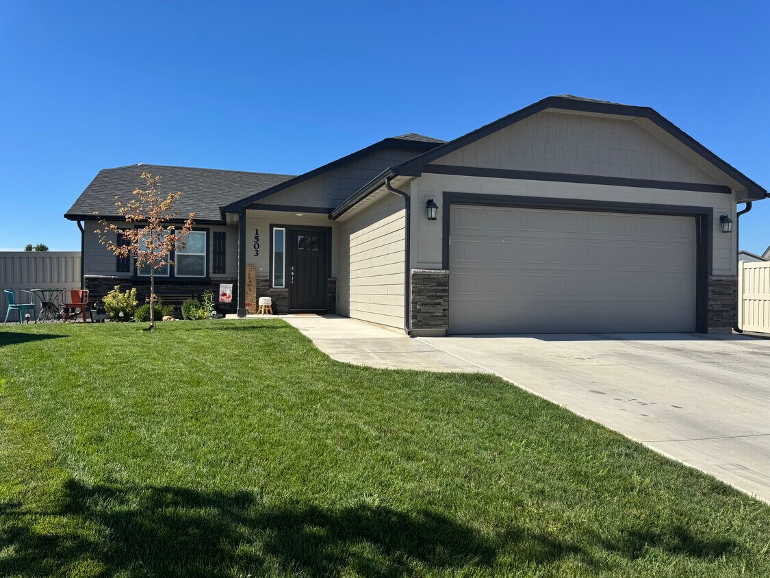 Primary Photo - 1503 White Fish Lake St