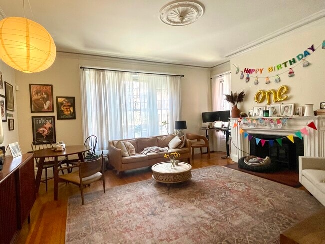 Building Photo - 12 Fairfield St