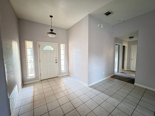 Building Photo - 360 Virtual Tour Available