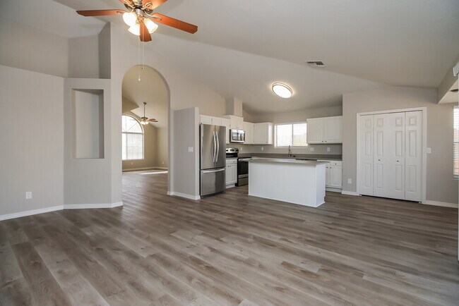 Foto del edificio - 727 N Sulleys Dr