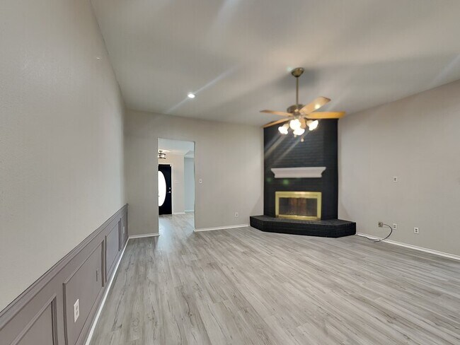 Foto del edificio - 4912 Barberry Dr