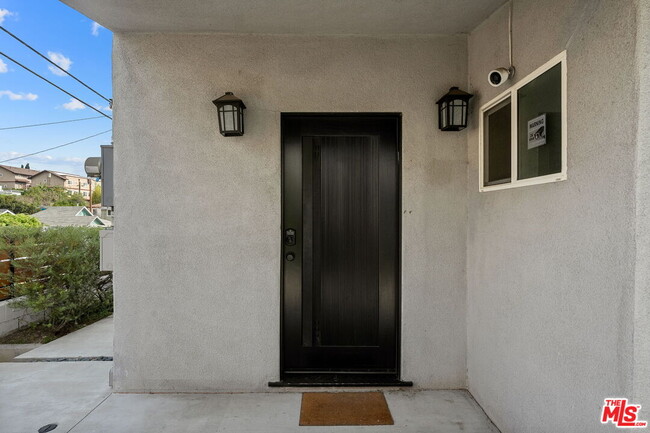 Building Photo - 614 Rosemont Ave