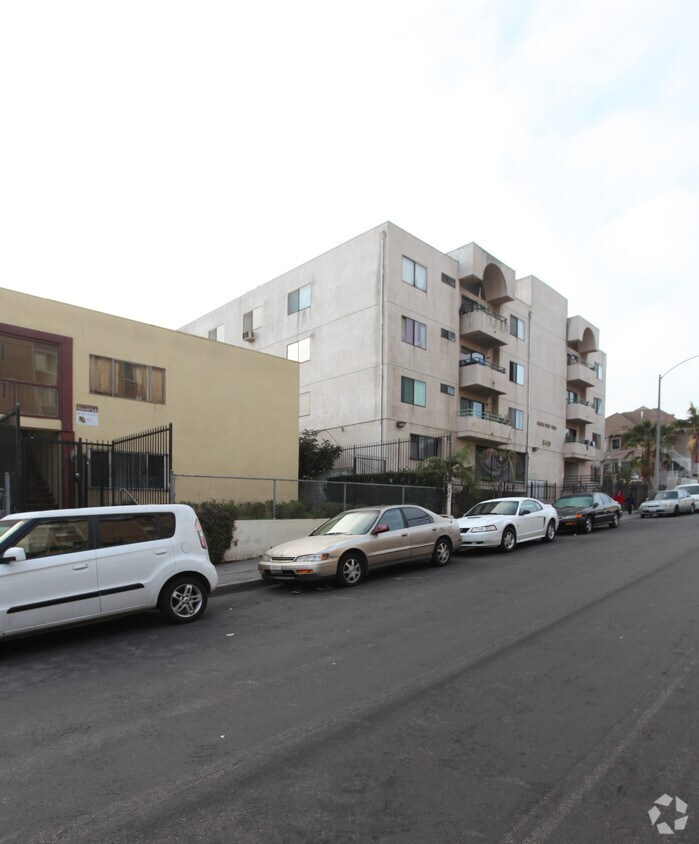 Building Photo - Grand View Villa