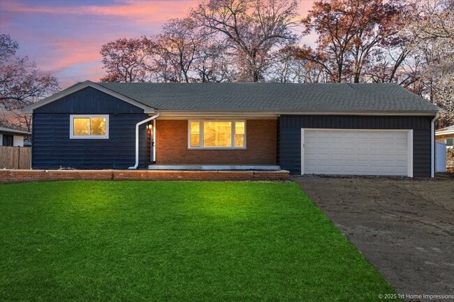 Building Photo - 17740 N Clyde Ave