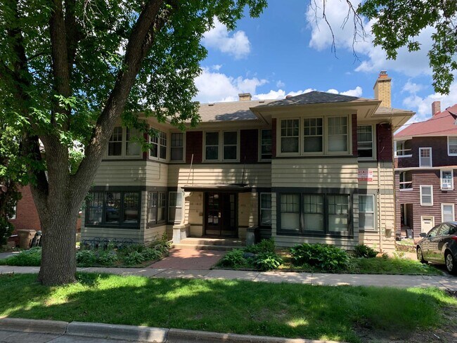 Foto del edificio - 1806 Kendall Ave
