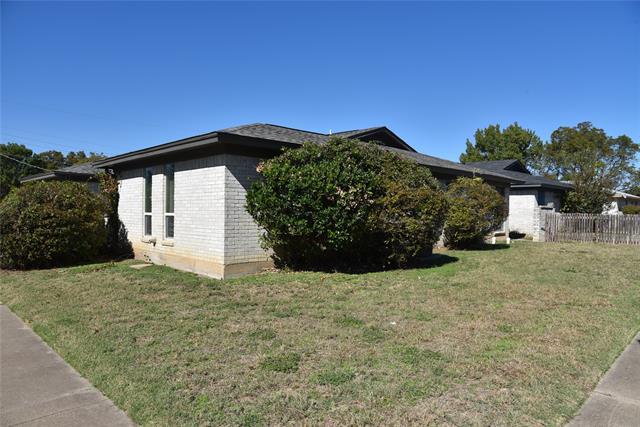 Foto del edificio - 1001 Roky Ct