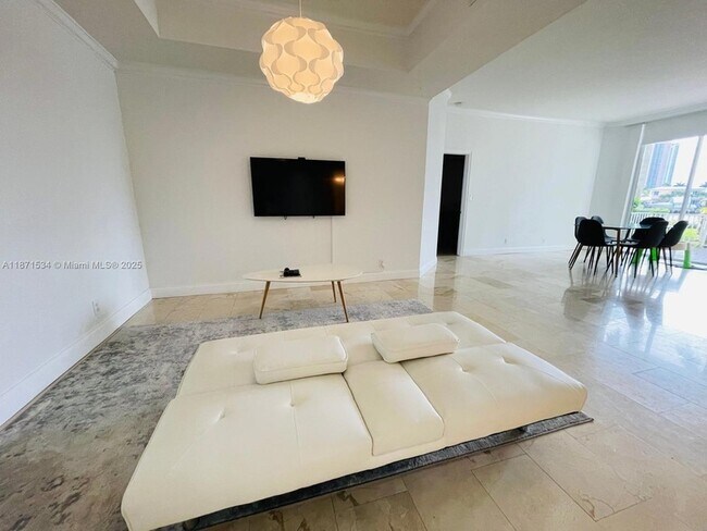 Foto del edificio - 19195 NE 36th Pl