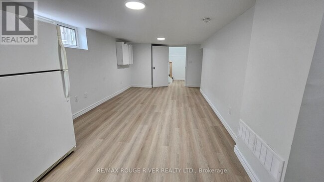 Building Photo - 332 Rosedale Dr