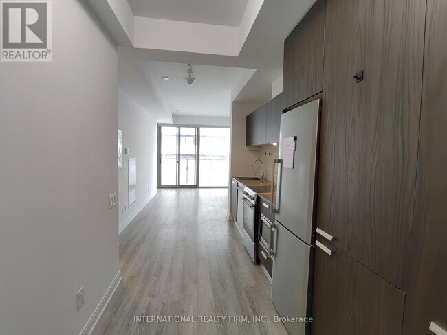 Photo du bâtiment - 50 Charles St E