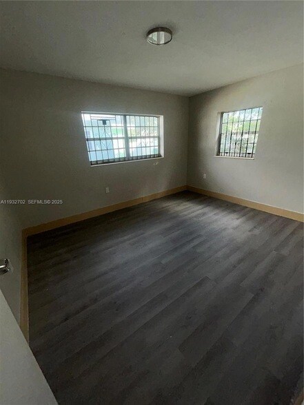 Foto del edificio - 1180 NW 64th St