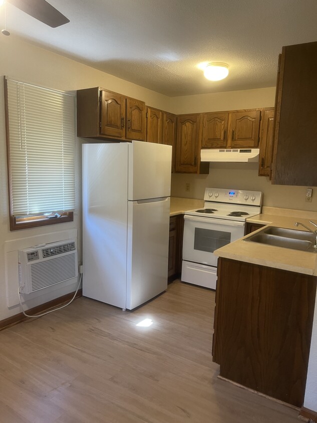Kitchen - 404 W Jackson St