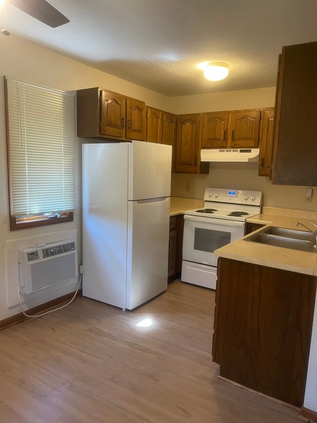 Kitchen - 404 W Jackson St