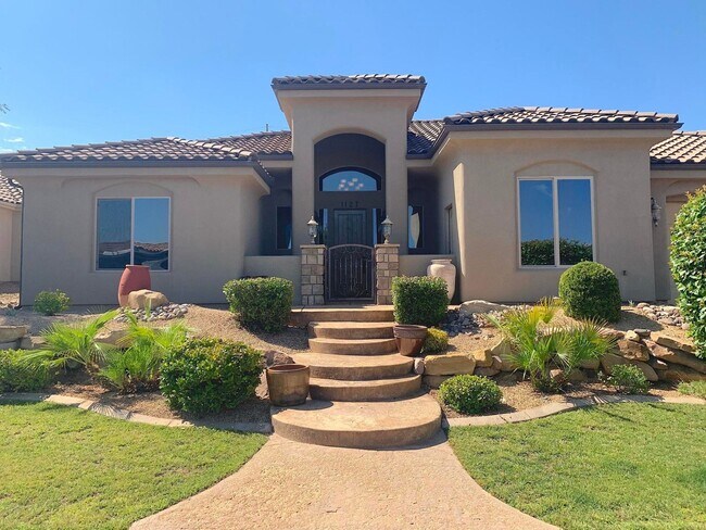 Foto del edificio - This Gorgeous Home is in the Tonaquint Ter...
