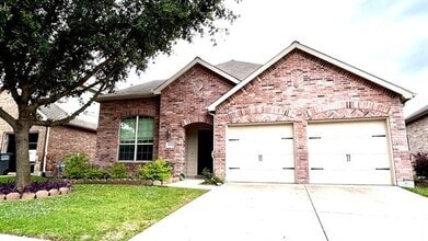 Building Photo - 1924 Highland Oaks Dr