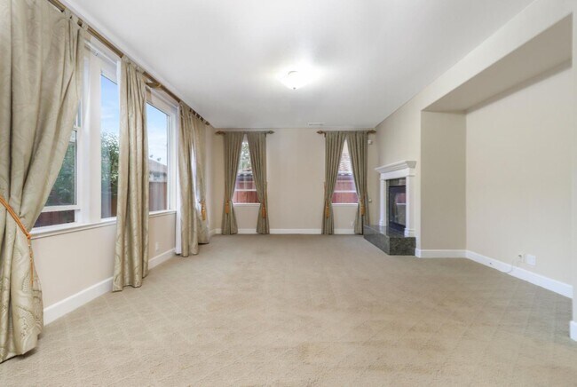Building Photo - 3546 Cassis Ct